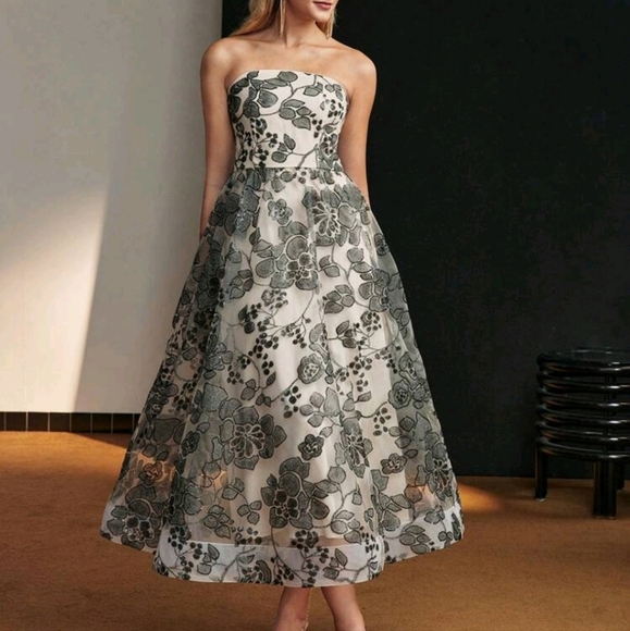 SEQUINS MESH FLORAL PATTERN OVERLAY FLARE HEM TUBE LONG DRESS - Picture 1 of 4